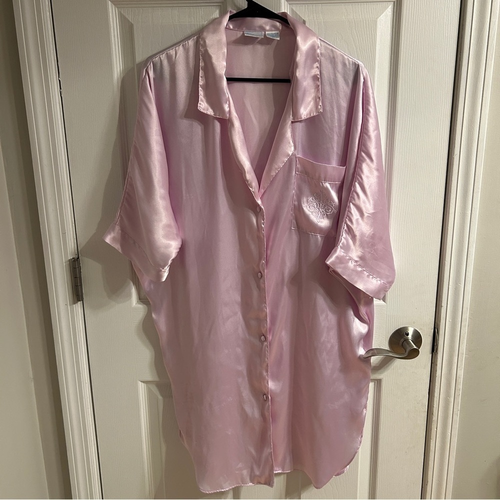 Vintage Vanity Fair Light‎ Pink Satin Nightgown Lounger Embroidered Pocket